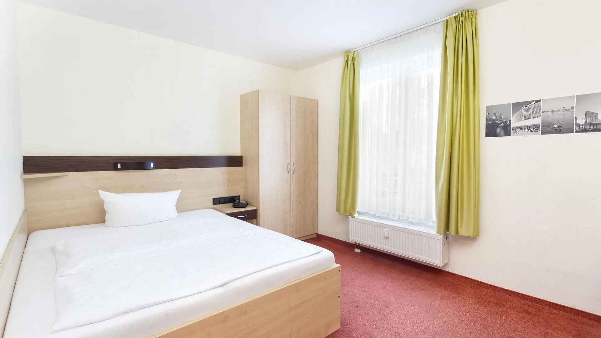Hotel Mit-Mensch Berlin 3*,
